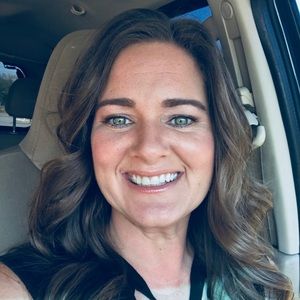 Meet your Posher, Leslie